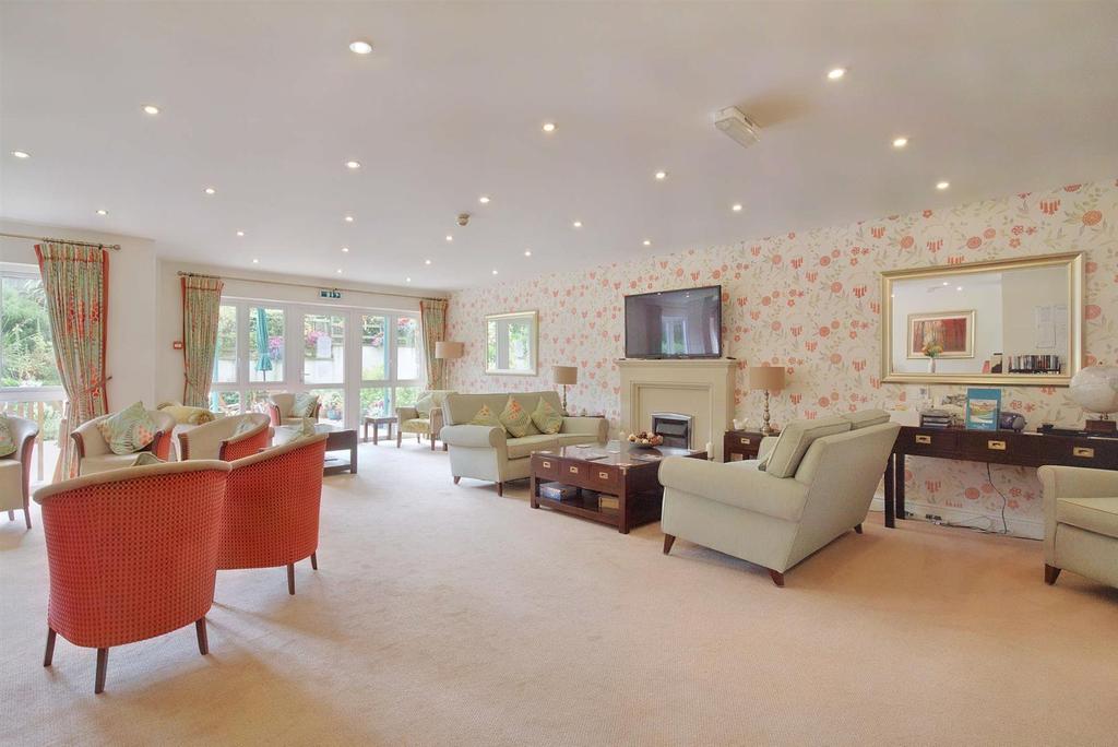 Homeowners Lounge.jpg