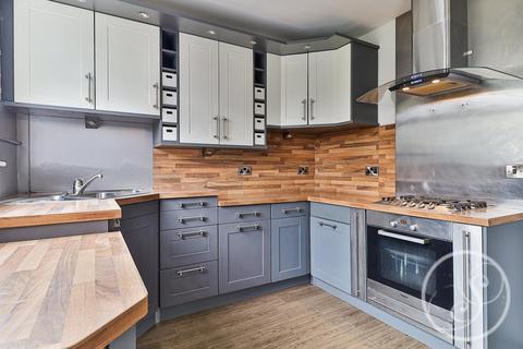 3 bedroom semi-detached house for sale - Selby Road, Whitkirk, Leeds