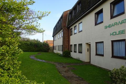 Flat 11, Shearwater House Cedar Crescent, St Marys Bay, Romney Marsh, TN29 0XP