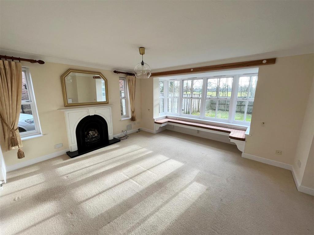 Buttermere Drive, Alderley Edge, 4 bed detached house £2,500 pcm (£