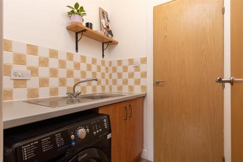 27 Esk Bridge, Penicuik, EH26 8QR