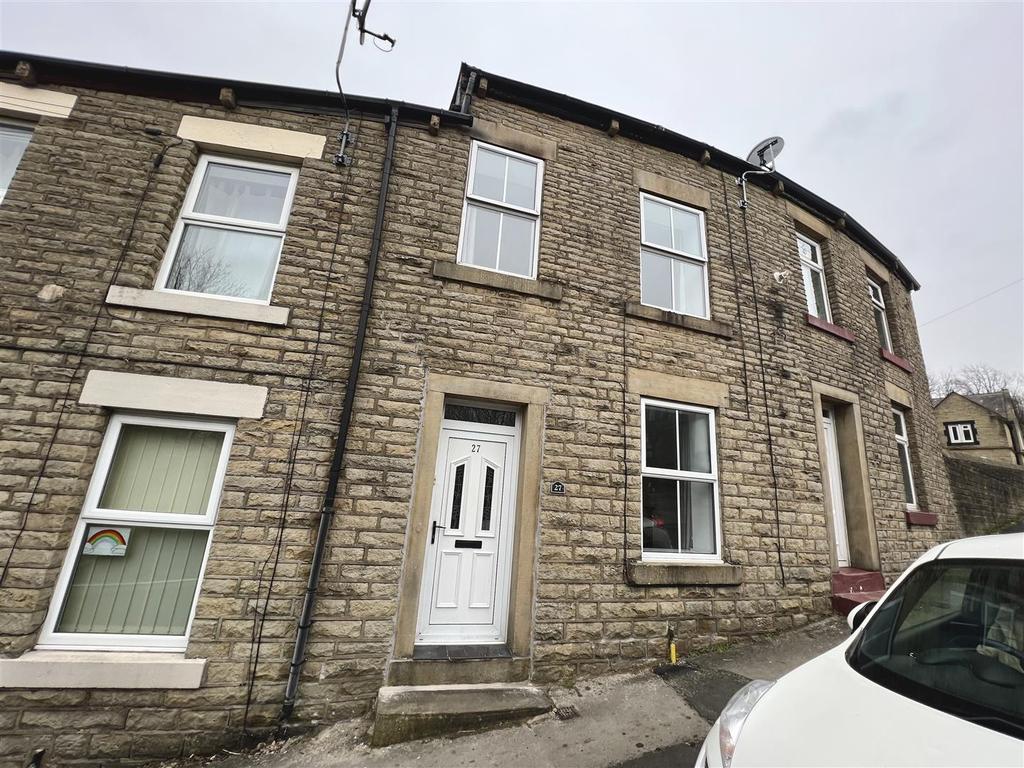 St Marys Road, Glossop 2 bed terraced house £795 pcm (£183 pw)