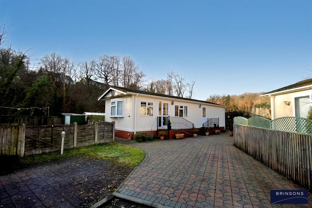 Woodlands Residential Park, Treharris 2 bed park home for sale £124,000