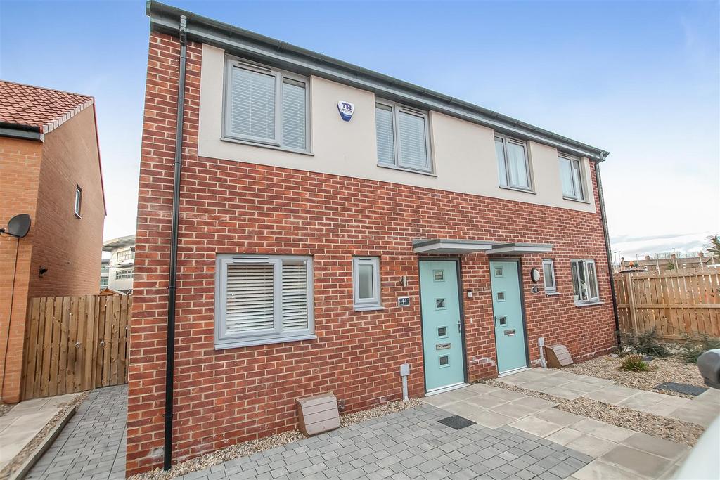 Drive, Darlington 3 bed semidetached house for sale £160,000