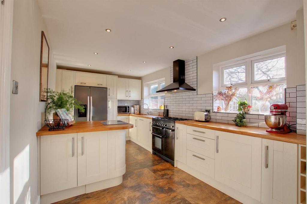 Combined kitchen and dayroom