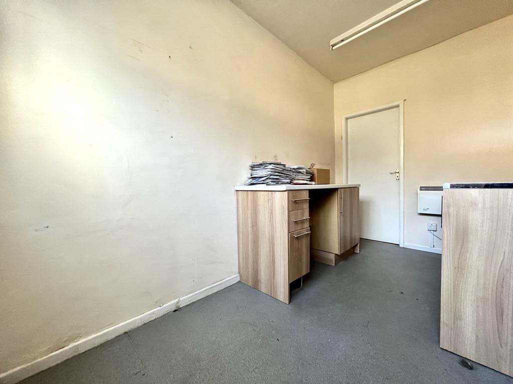 AFF9 AC06-AE17-4 FB2-A0 D7-B5 E2 FC0 C0 B8 D.jpeg