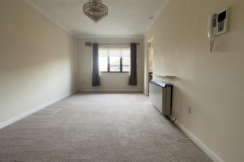 1 bedroom retirement property for sale, Winningales Court, Clayhall, IG5 0PX