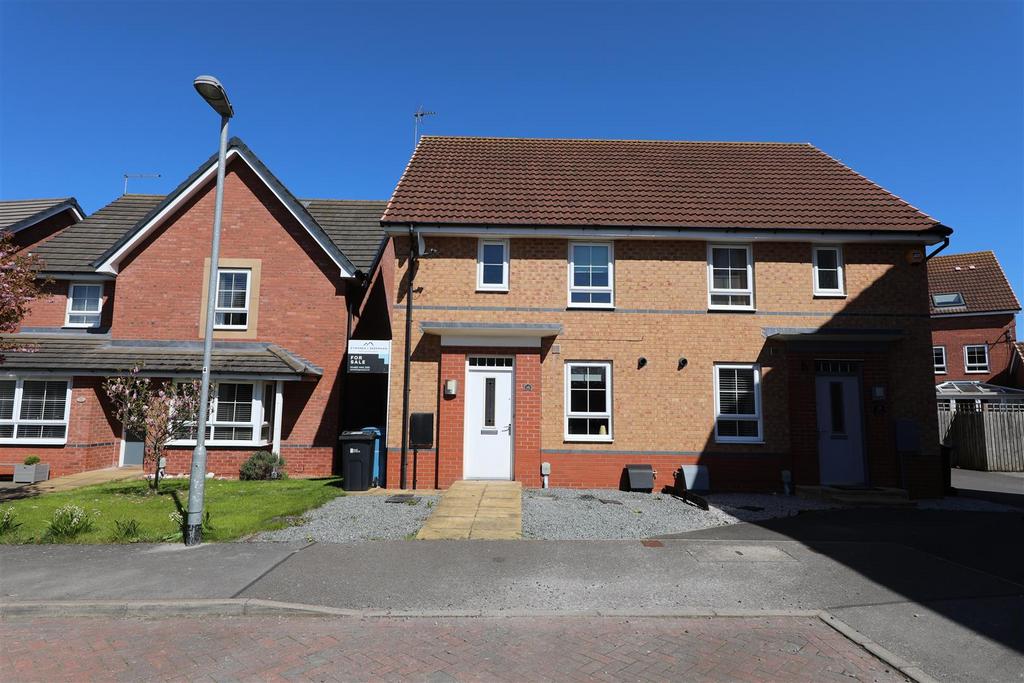 Brompton Park, Kingswood, Hull 3 bed semidetached house £185,000