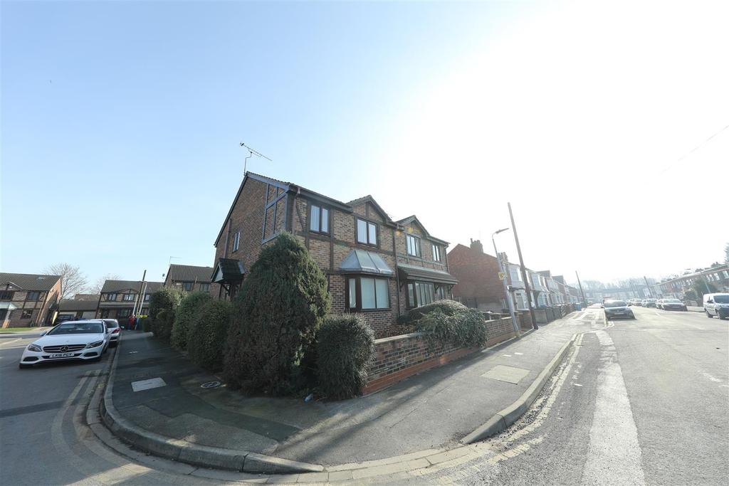 Ryde Avenue, Hull 4 bed semidetached house £170,000