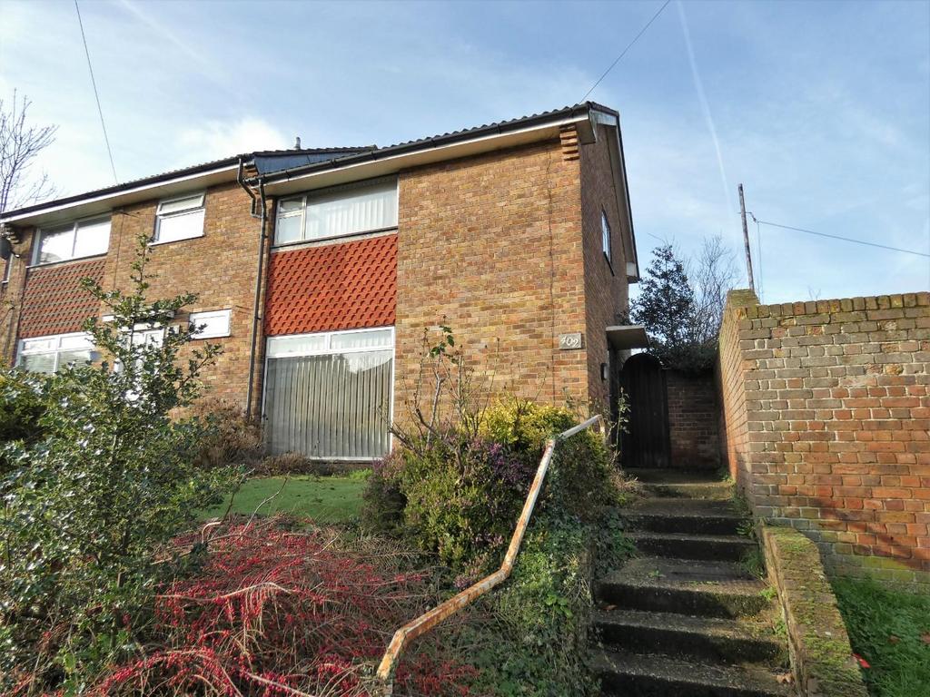 Valley Drive, Gravesend 2 bed end of terrace house £250,000