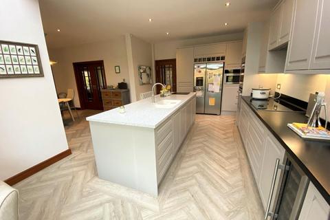 5 bedroom detached house for sale - Barlow Moor Road, Didsbury