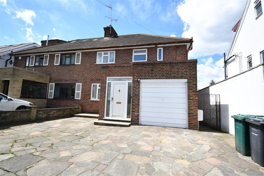 Fernside Avenue, Mill Hill 3 bed semidetached house £2,600 pcm (£600 pw)