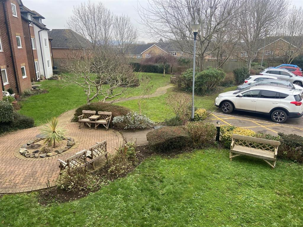Bellbanks Road, Hailsham 1 bed retirement property £112,000