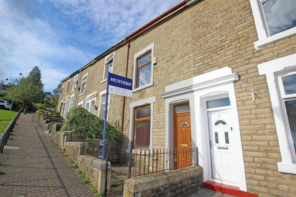 Radfield Avenue, Darwen 2 bed terraced house £650 pcm (£150 pw)