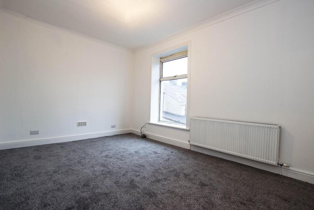 Bedroom 1.jpg