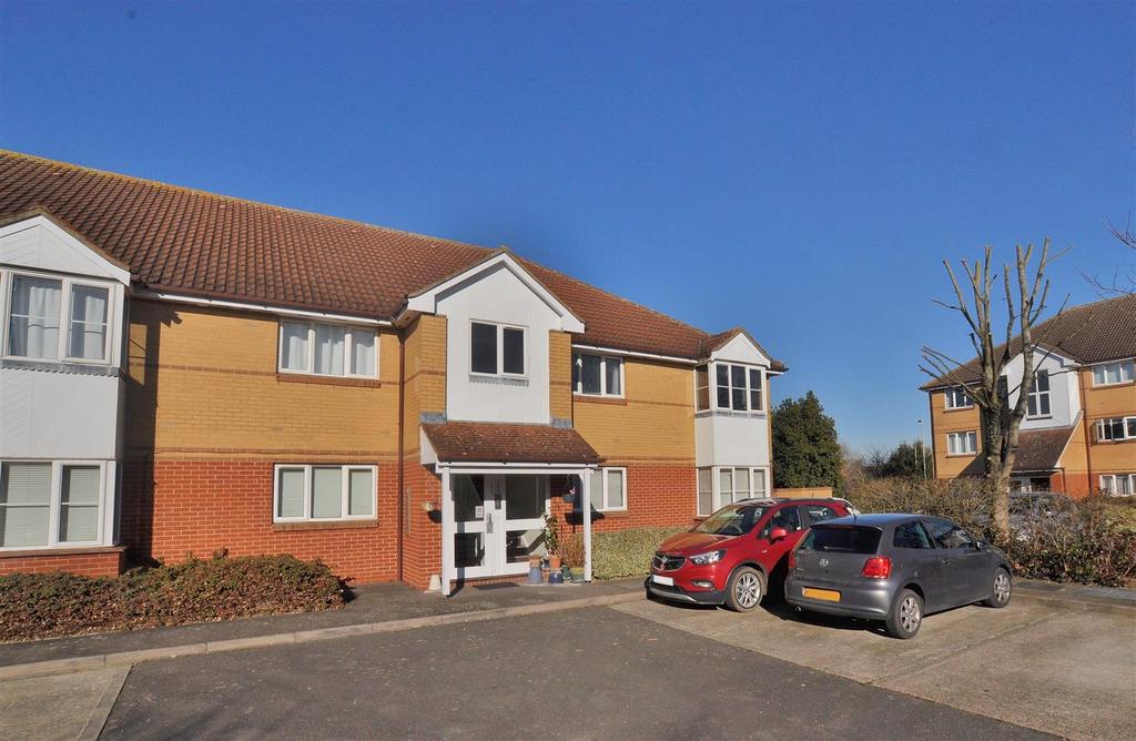 Chestnut Court, Bedford Road, Hitchin 1 bed flat £210,000
