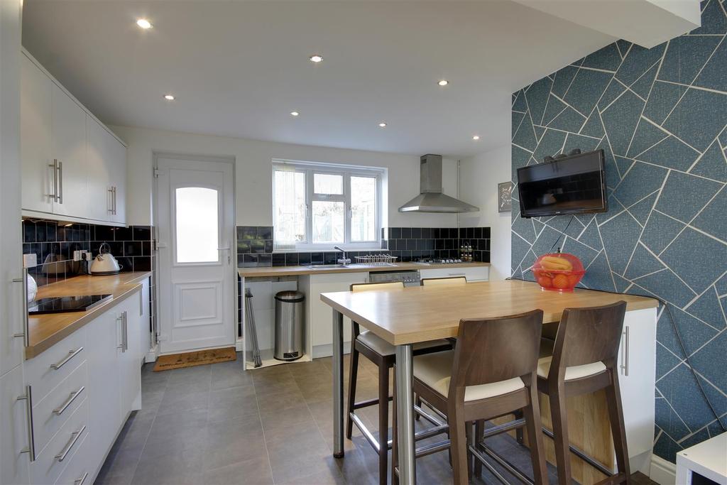 Beck Road, Everthorpe 3 bed terraced house £175,000
