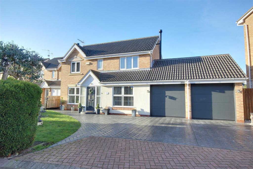 Philip Larkin Close, Hull 3 bed detached house £310,000