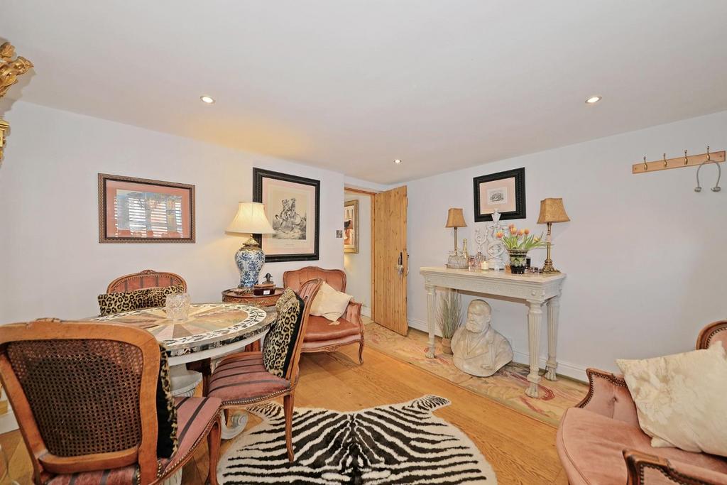208 Warwick Road - dining5.jpg
