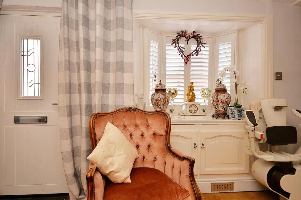 208 Warwick Road - dining3.jpg