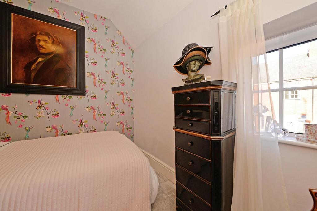 208 Warwick Road - bed2c.jpg