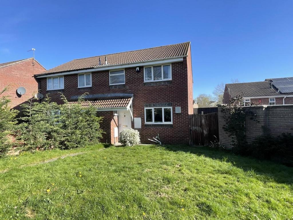 Timmis Close, Abbeydale, Gloucester 3 bed semidetached house £250,000