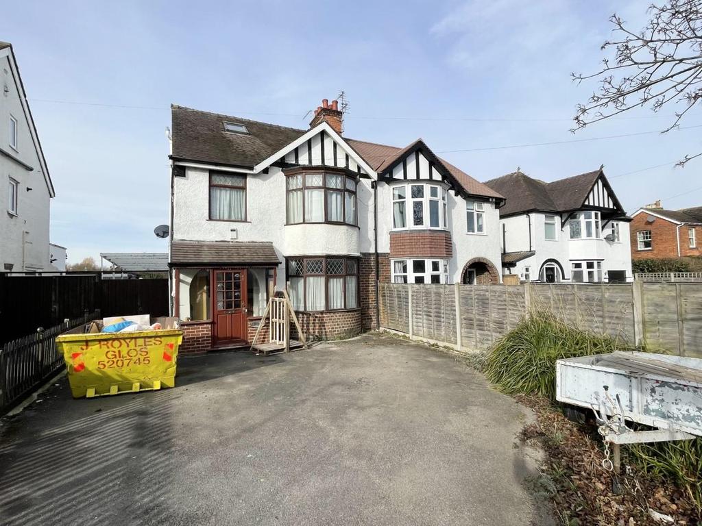 Oxstalls Lane, Longlevens, Gloucester 4 bed semidetached house £315,000