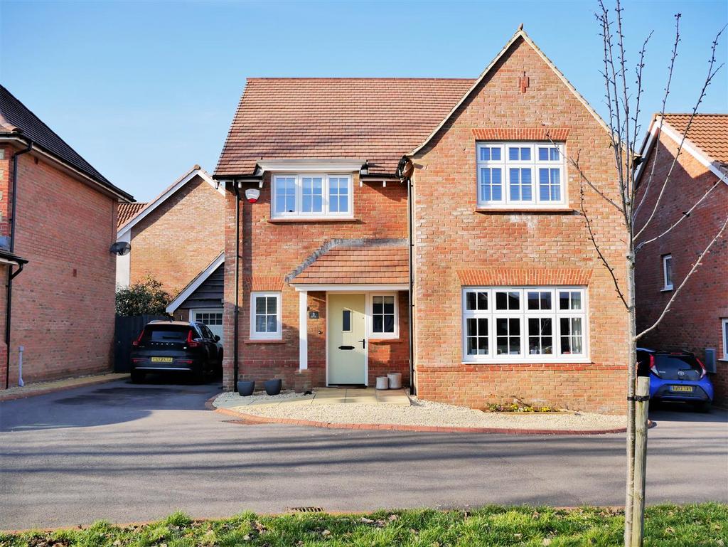 Cherhill Way, Calne 4 bed detached house £550,000
