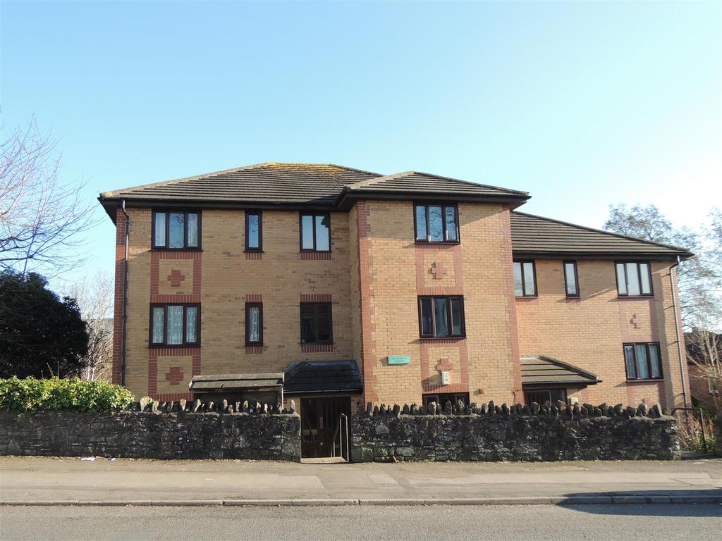 Memorial Road, Hanham, Bristol 1 bed apartment £150,000