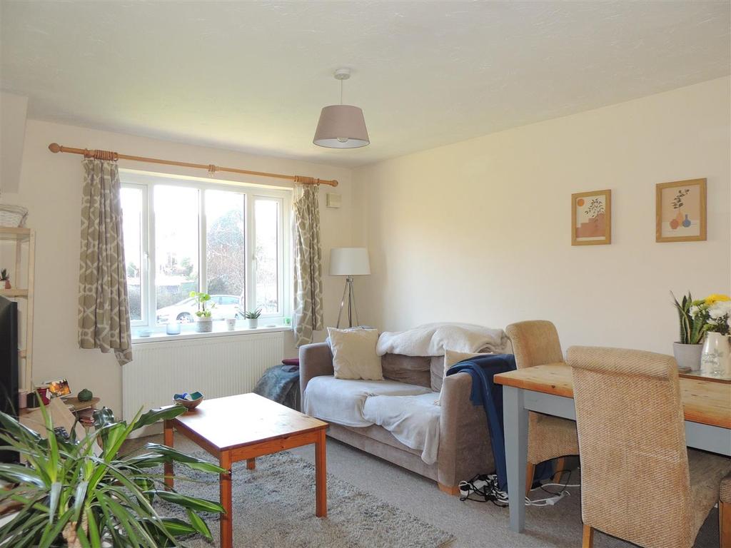 Memorial Road, Hanham, Bristol 1 bed apartment £150,000