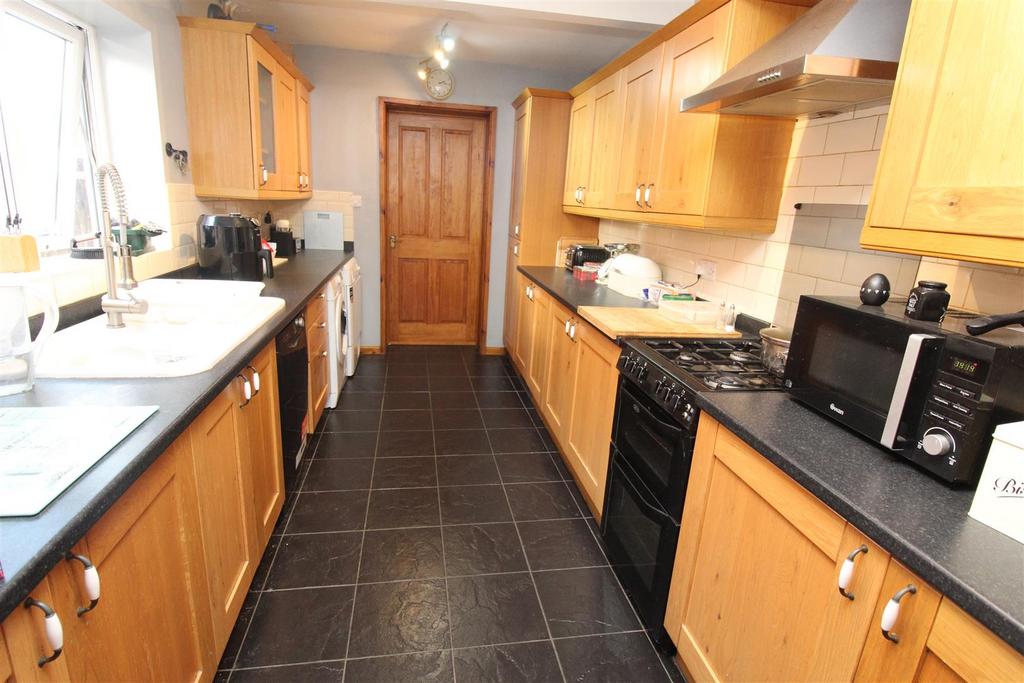 Whittington, Oswestry 3 bed semidetached house for sale £229,950