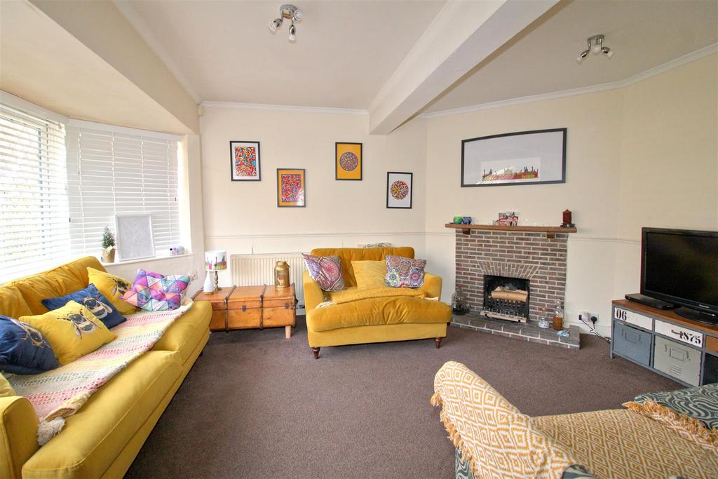 Chichester Road, Seaford 3 bed detached house £370,000