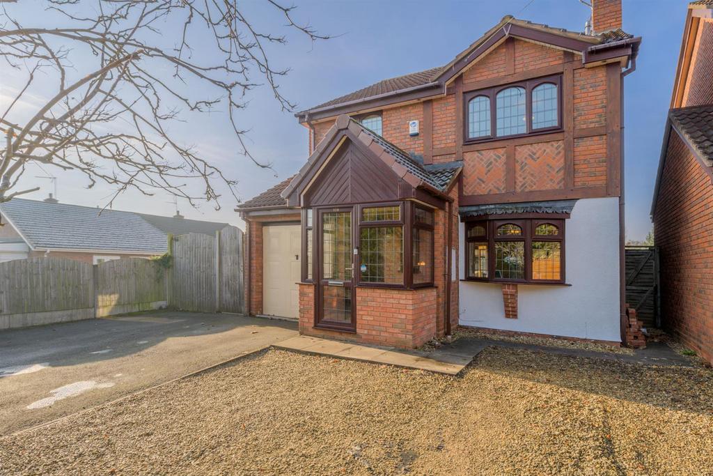 Dudley Road, Wall Heath, DY6 9AQ 4 bed detached house for sale £400,000