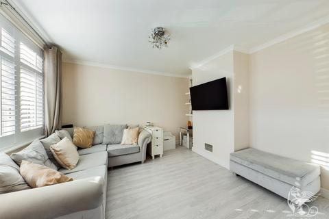 105 Araglen Avenue, South Ockendon, RM15 5DQ