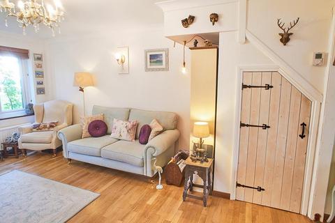 5 The Orchard, Epsom, KT17 1NN