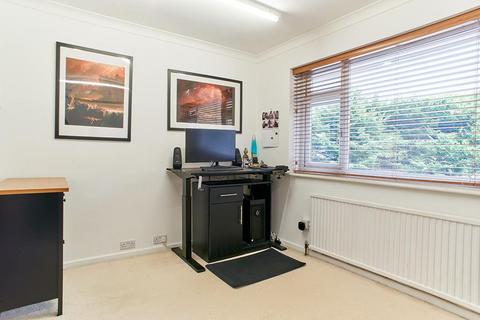 5 The Orchard, Epsom, KT17 1NN