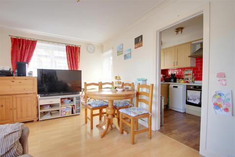 2 bedroom flat for sale - Stonehurst Road, Worthing