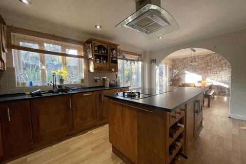 69 Brownlees, Exminster, Exeter, EX6 8SW