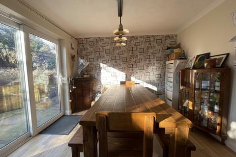 69 Brownlees, Exminster, Exeter, EX6 8SW