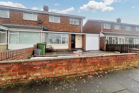 3 bedroom semi-detached house for sale - Beverley Drive, Wansbeck Estate , Choppington, Northumberland, NE62 5XU