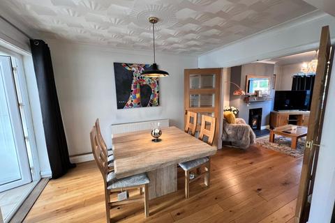 3 Lon Catwg, Gellinudd, Swansea, SA8 3DU