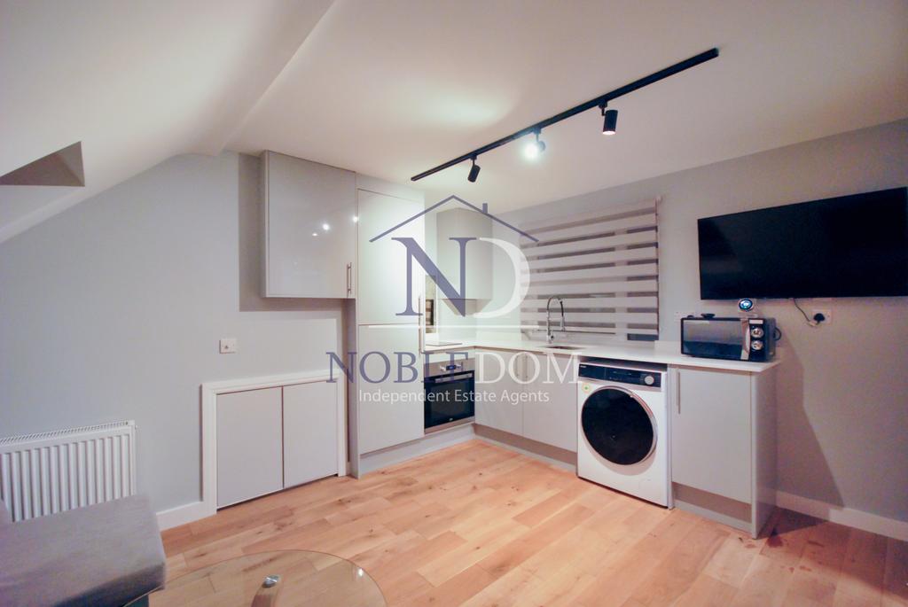 Studio flat  in South Harrow