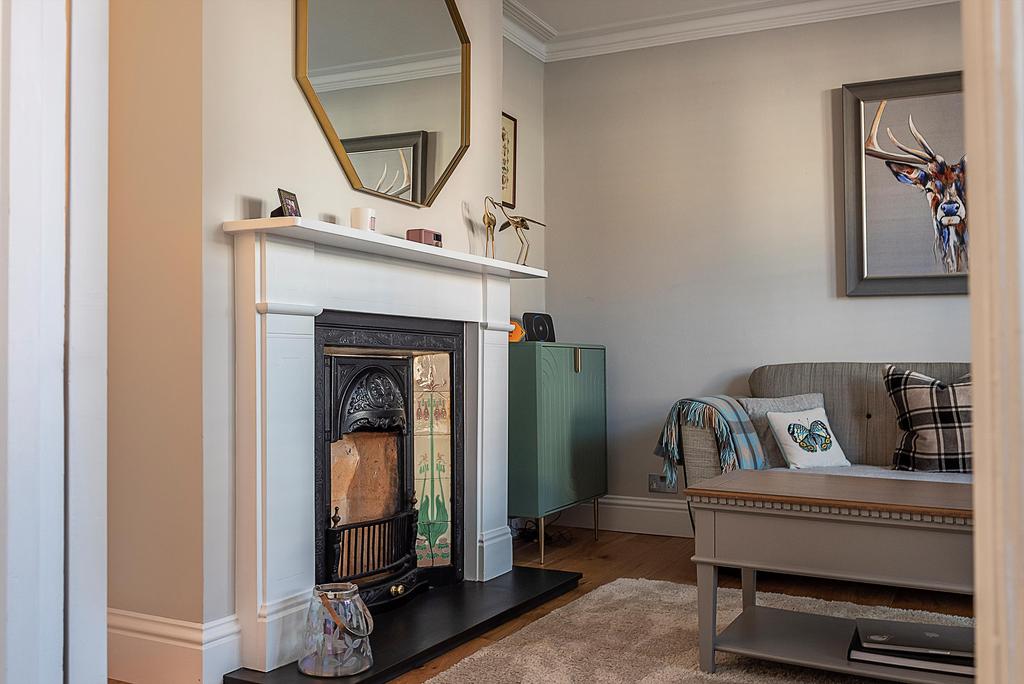 Period home, HP9