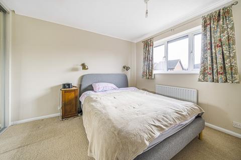 3 bedroom terraced house to rent, Bitterne Drive, Woking, Surrey, GU21