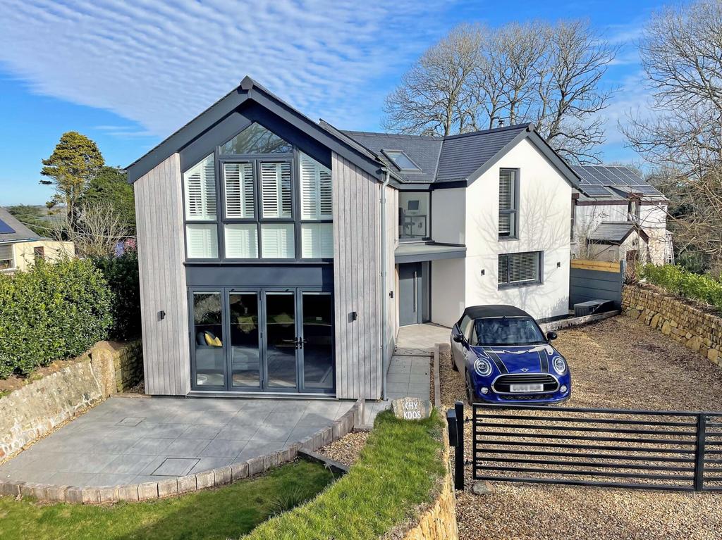 St Hilary, Penzance 3 bed detached house £695,000