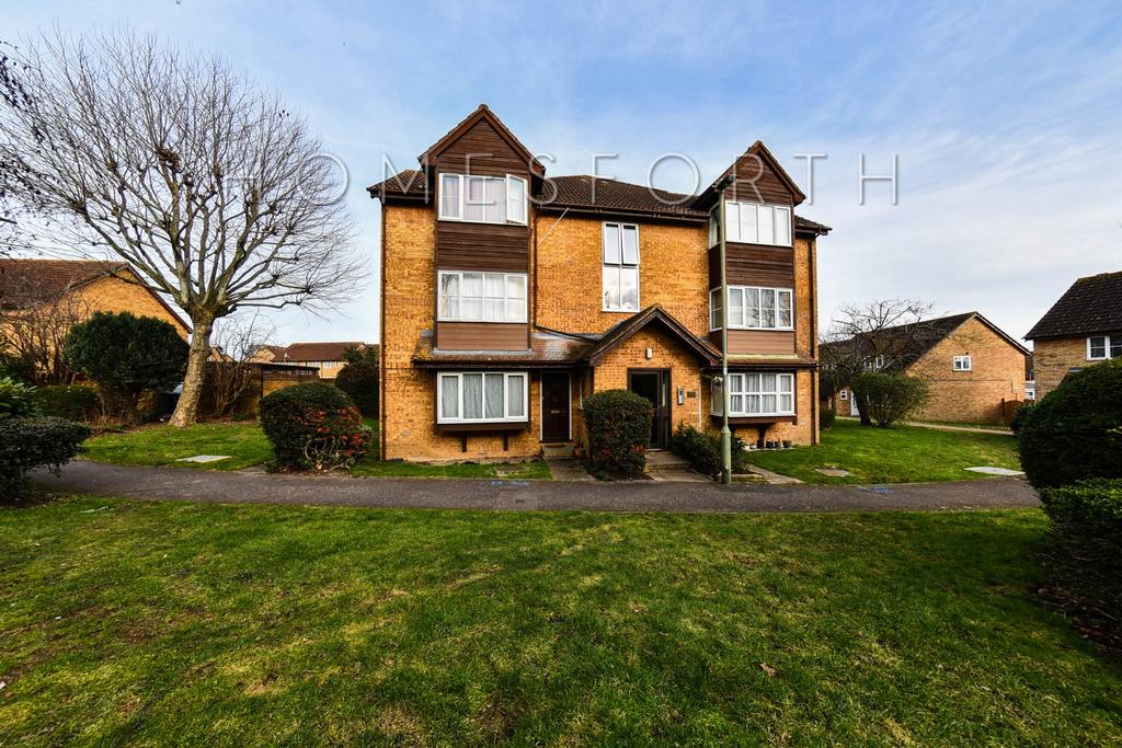 Beaumaris Green, Welsh Harp, NW9 Studio £218,000