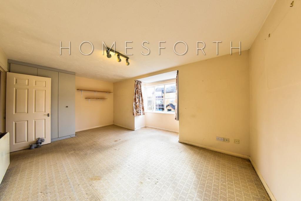 Beaumaris Green, Welsh Harp, NW9 Studio £218,000