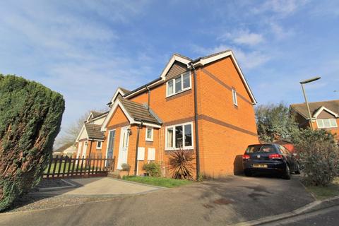 48 Bloomfield Close, Knaphill, Woking, GU21 2BL