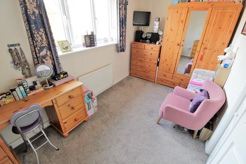 48 Bloomfield Close, Knaphill, Woking, GU21 2BL