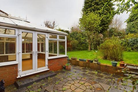 4 bedroom detached house for sale - The Green, Oldbury